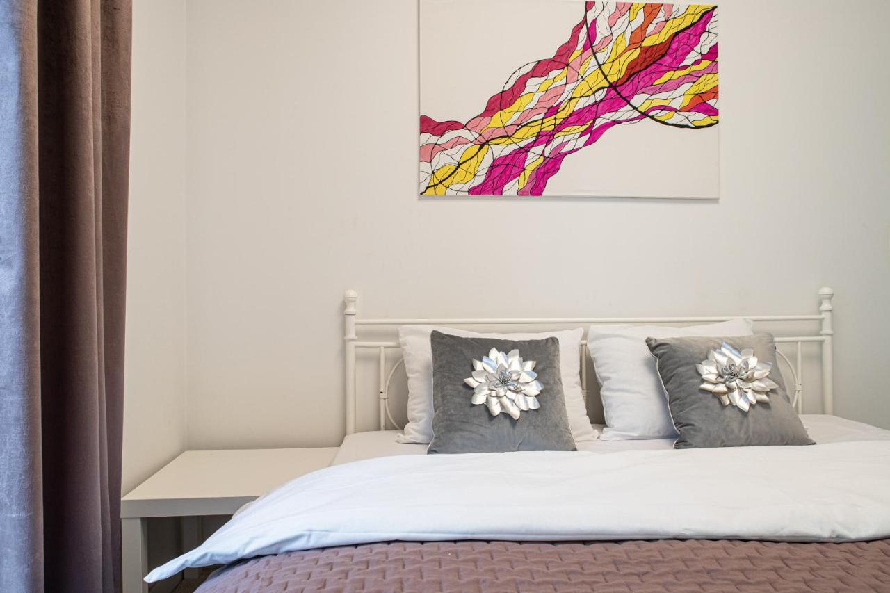 Wola Glamour Apartment วอร์ซอ ภายนอก รูปภาพ