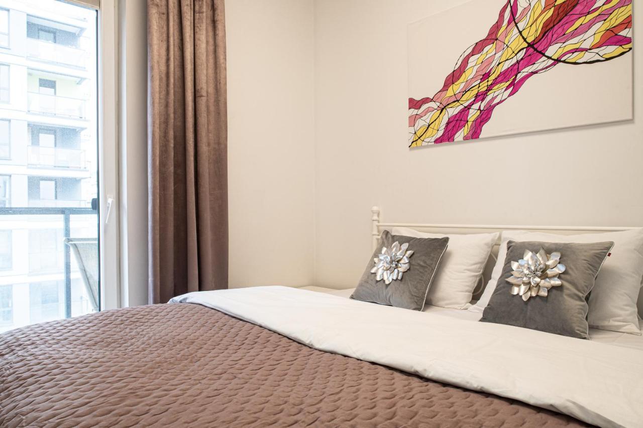 Wola Glamour Apartment วอร์ซอ ภายนอก รูปภาพ