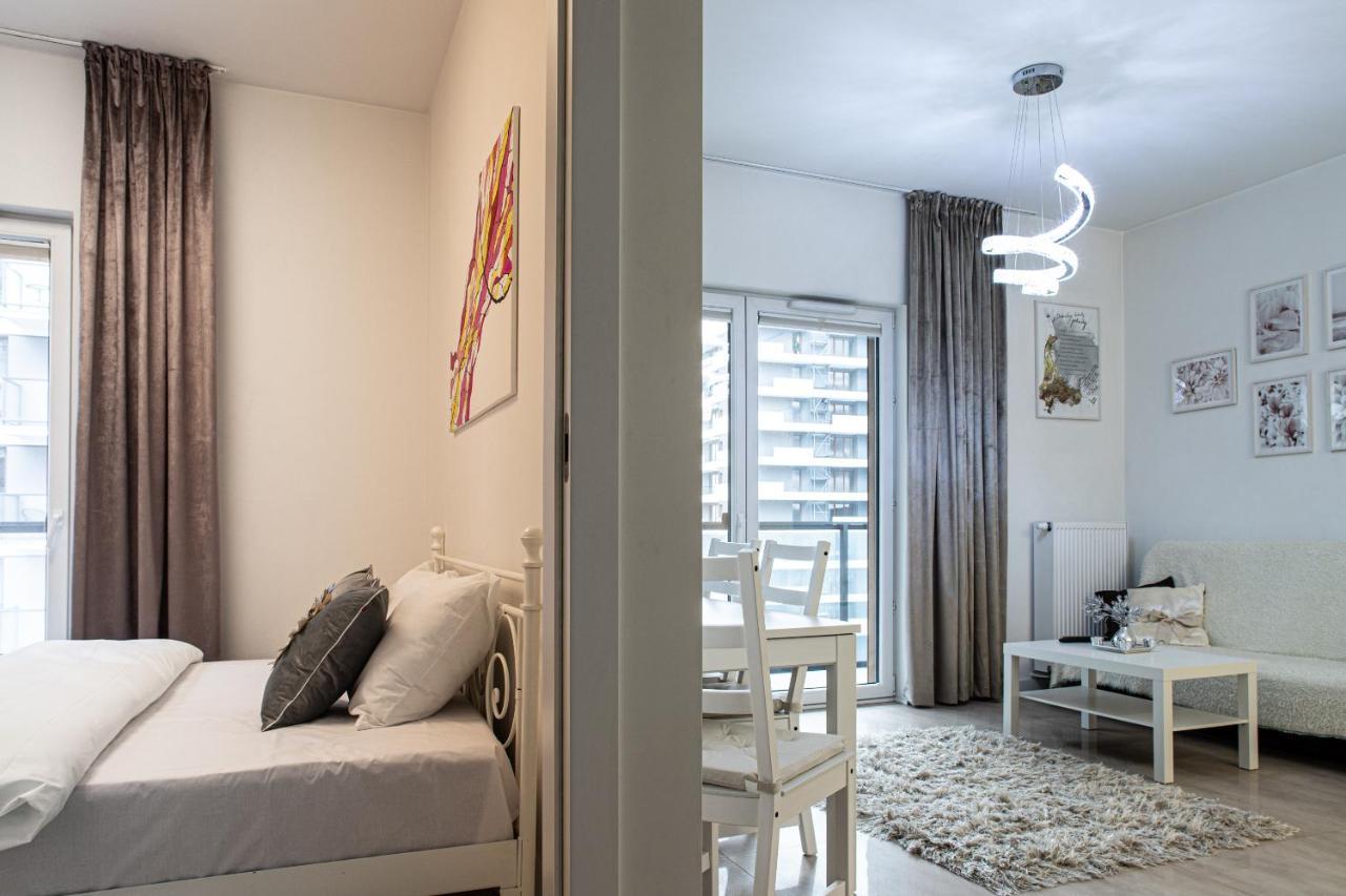 Wola Glamour Apartment วอร์ซอ ภายนอก รูปภาพ