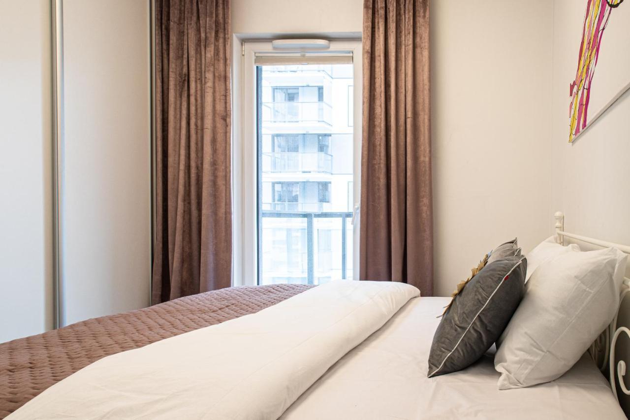 Wola Glamour Apartment วอร์ซอ ภายนอก รูปภาพ