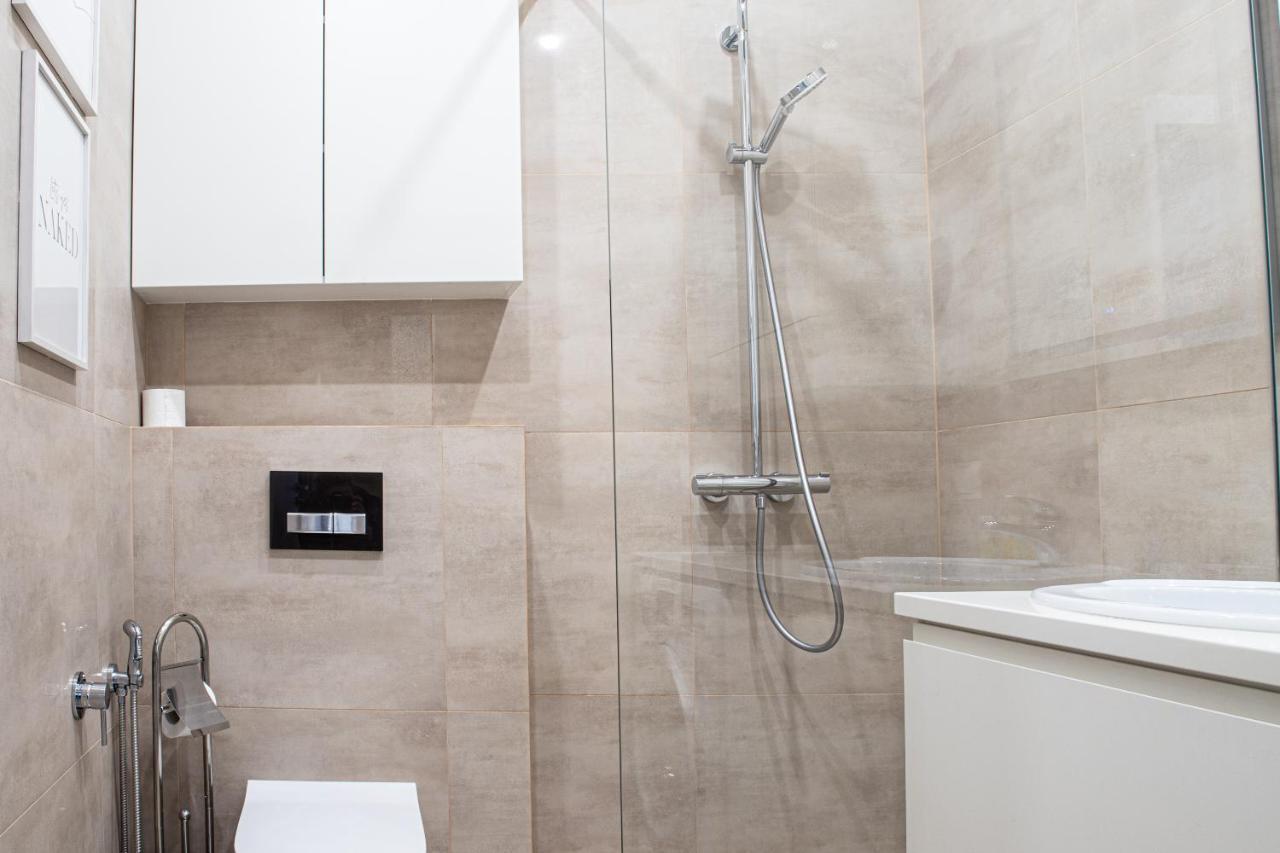 Wola Glamour Apartment วอร์ซอ ภายนอก รูปภาพ