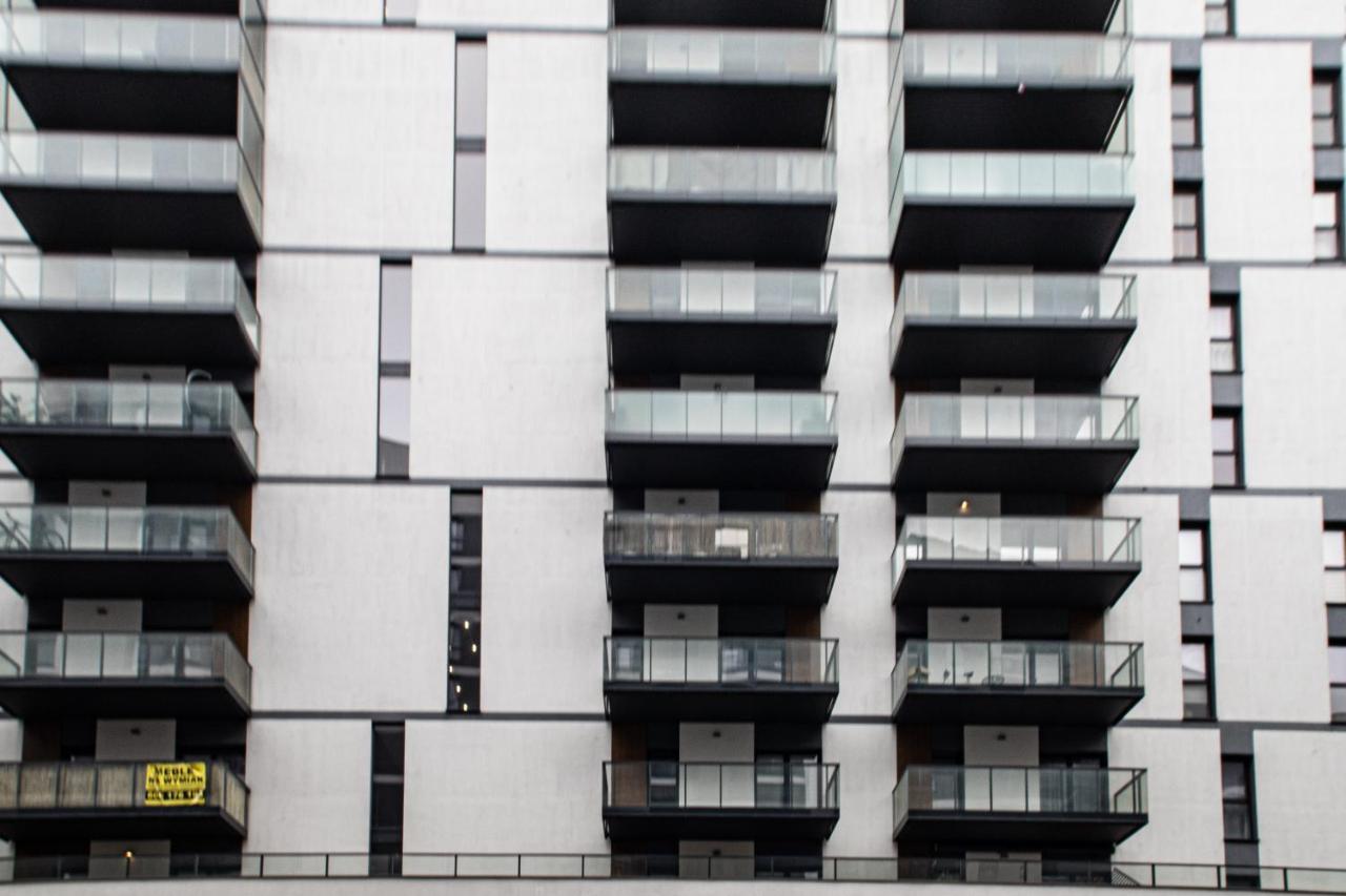 Wola Glamour Apartment วอร์ซอ ภายนอก รูปภาพ